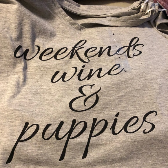 Apt. 9 Tops - Graphic T-shirt NEW weekends wine & puppies LArge